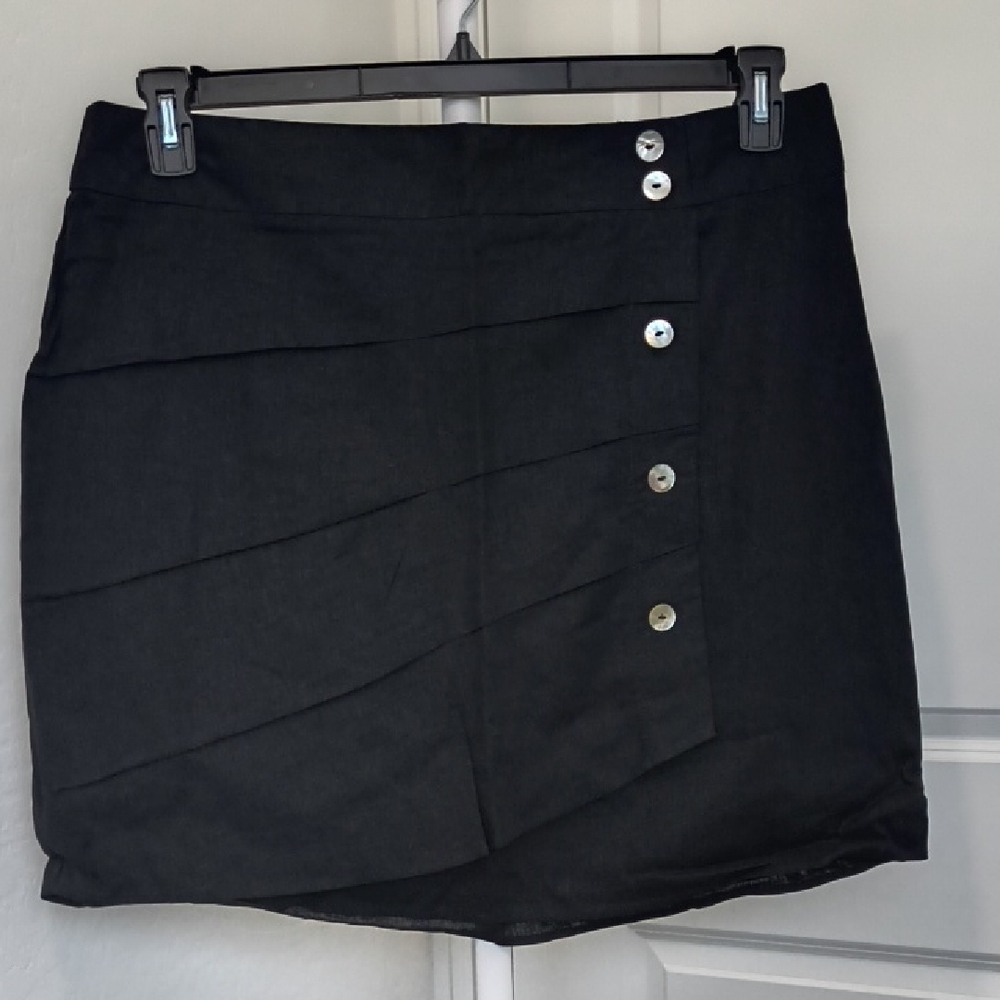 Forever 21 Plus Size 1X Black Button-Detail Skirt